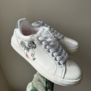Disney | Mickey Mouse Womens’ Sneakers size 9